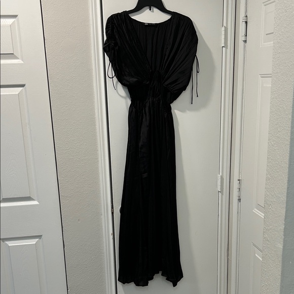Zara Black Maxi Dress - Picture 1 of 9
